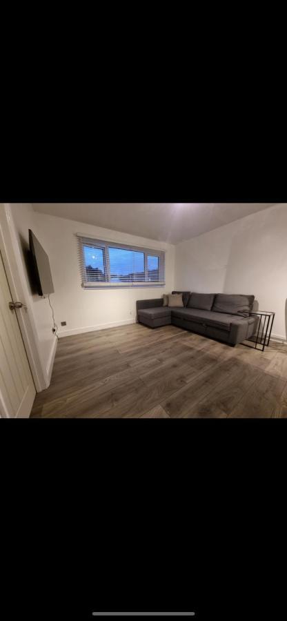 Modern 2 Bed Apartment & Free Parking Canterbury Buitenkant foto