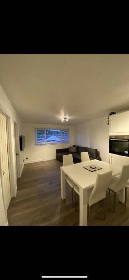 Modern 2 Bed Apartment & Free Parking Canterbury Buitenkant foto